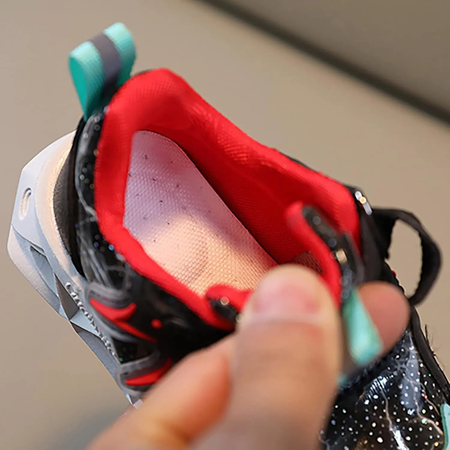 Children's Sneakers LED Charged Breathable Soft Sole Strap Collision Color Toddler Shoes Unisex Sneakers Shoes
