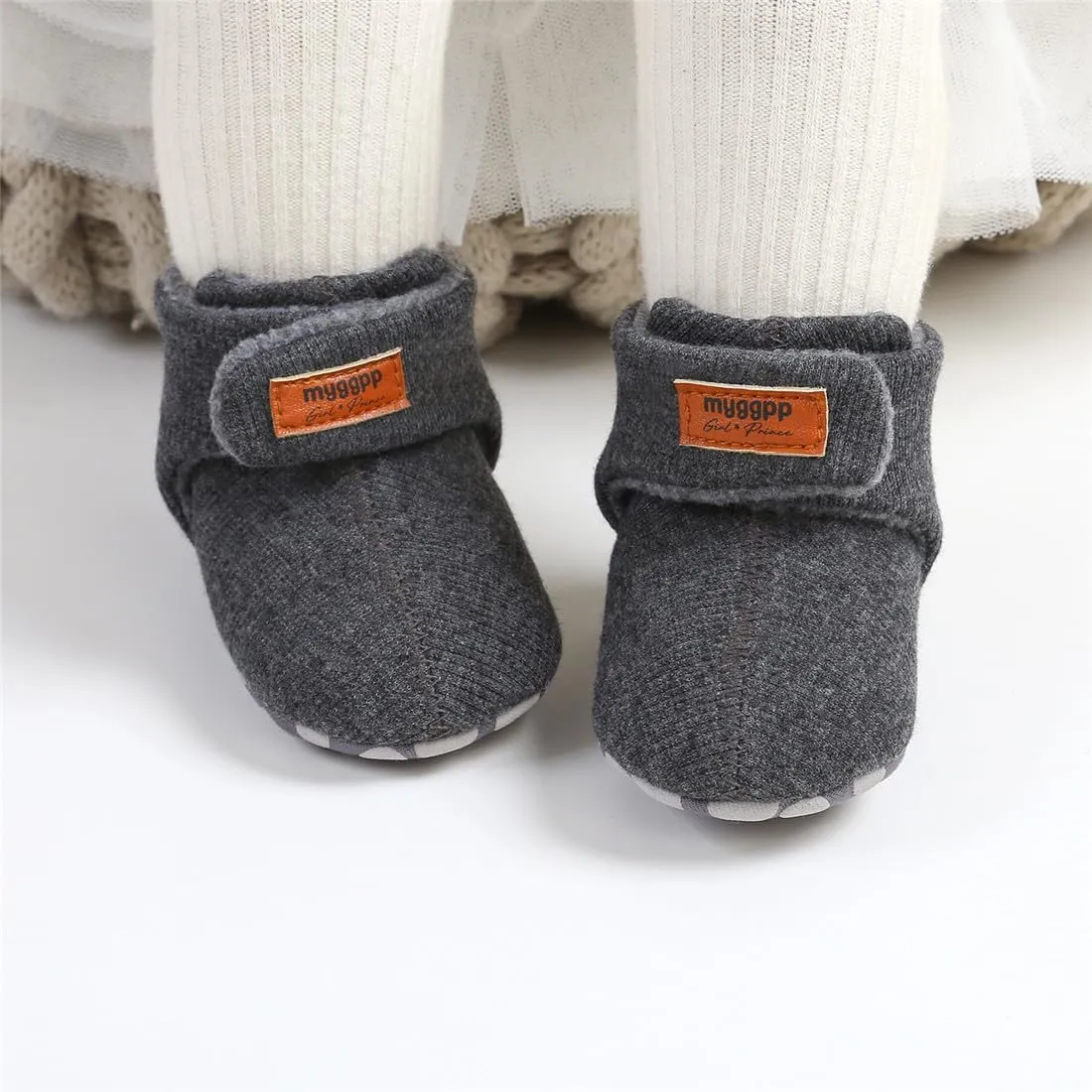 GDSDYM Baby Booties Cozy Fleece Slippers Soft Baby Shoes With Gripper Soles, Winter Infant Newborn Crib Sock Shoes Warm Footwear First Walkers