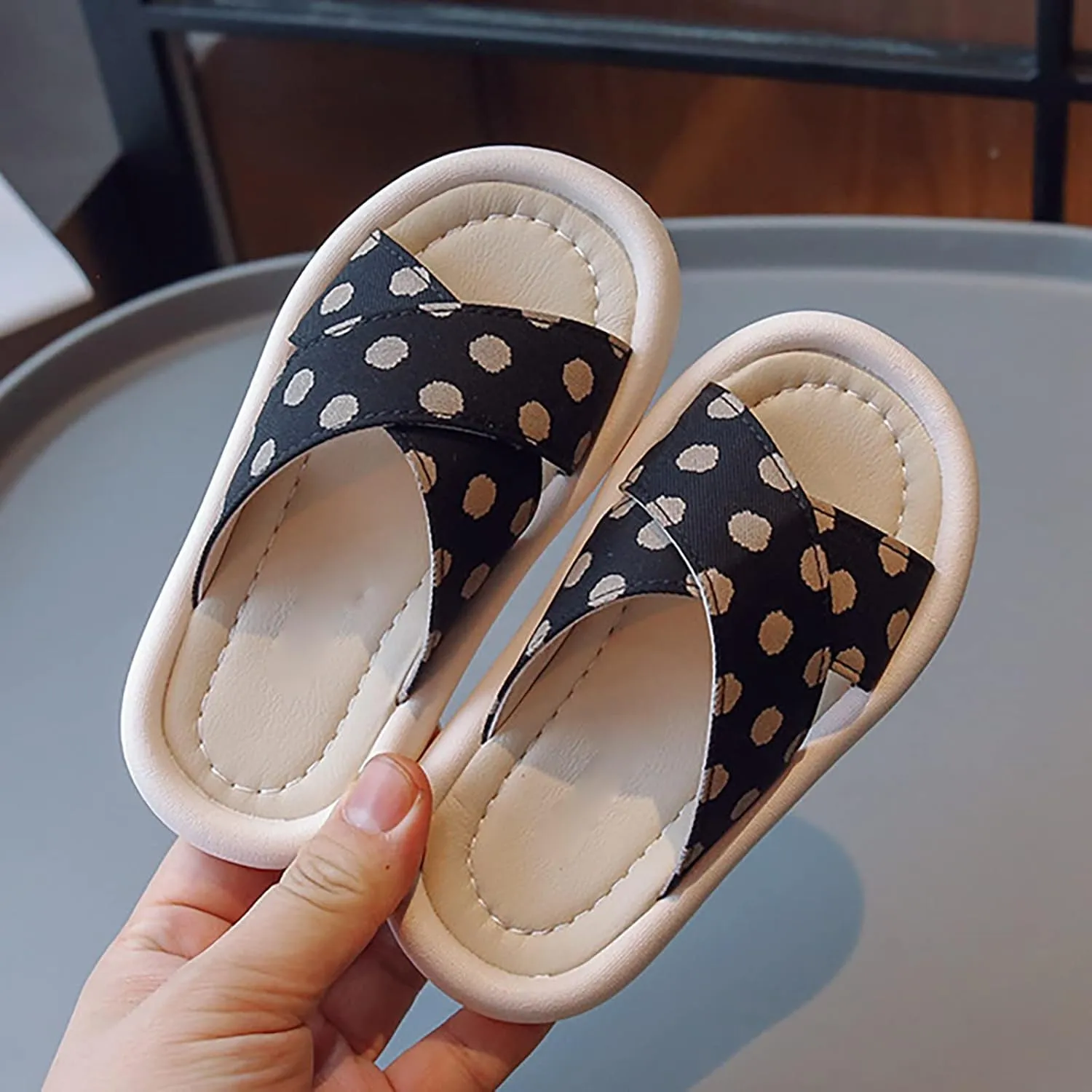 Girls Polka Dot Slides Soft Sole Anti Slip Open Toe Beach Swim Pool Water Sandals Kids Fashion Outdoor Walking Shoes