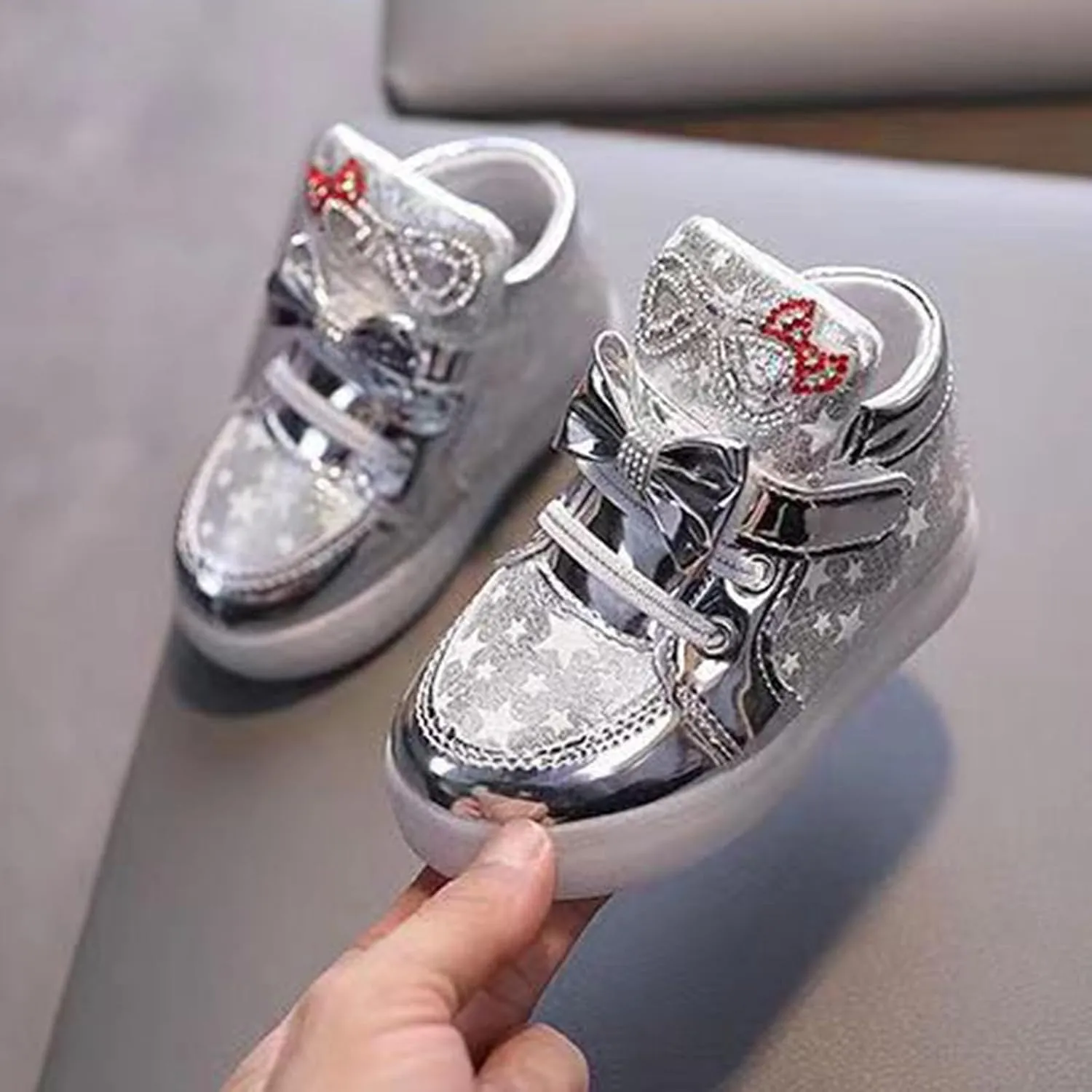 Light Up High Top Shoes for Toddler Kids Glowing Luminous Flashing Sneakers Baby Boys Girls Casual Fashion Shoes