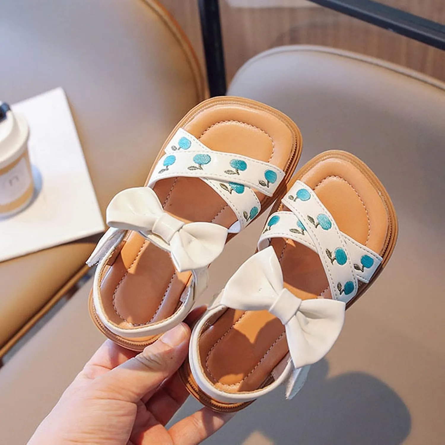 sfdgfhyf Unisex Kids Solid Color Foot Warmer Girls' Sandals Summer Baby Girls' Soft Sole Embroidered Children's Shoes