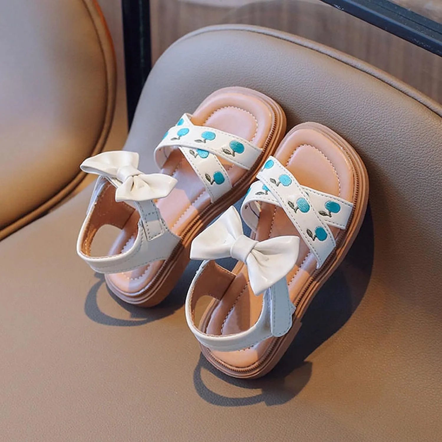 sfdgfhyf Unisex Kids Solid Color Foot Warmer Girls' Sandals Summer Baby Girls' Soft Sole Embroidered Children's Shoes