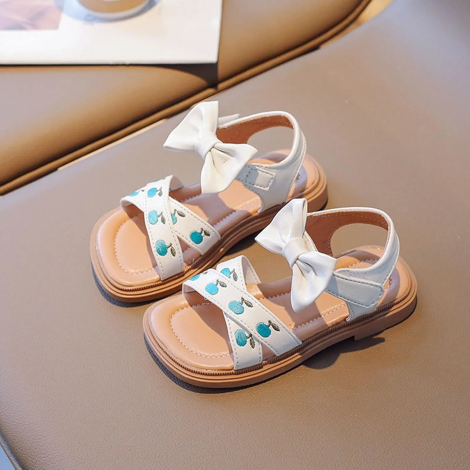 sfdgfhyf Unisex Kids Solid Color Foot Warmer Girls' Sandals Summer Baby Girls' Soft Sole Embroidered Children's Shoes