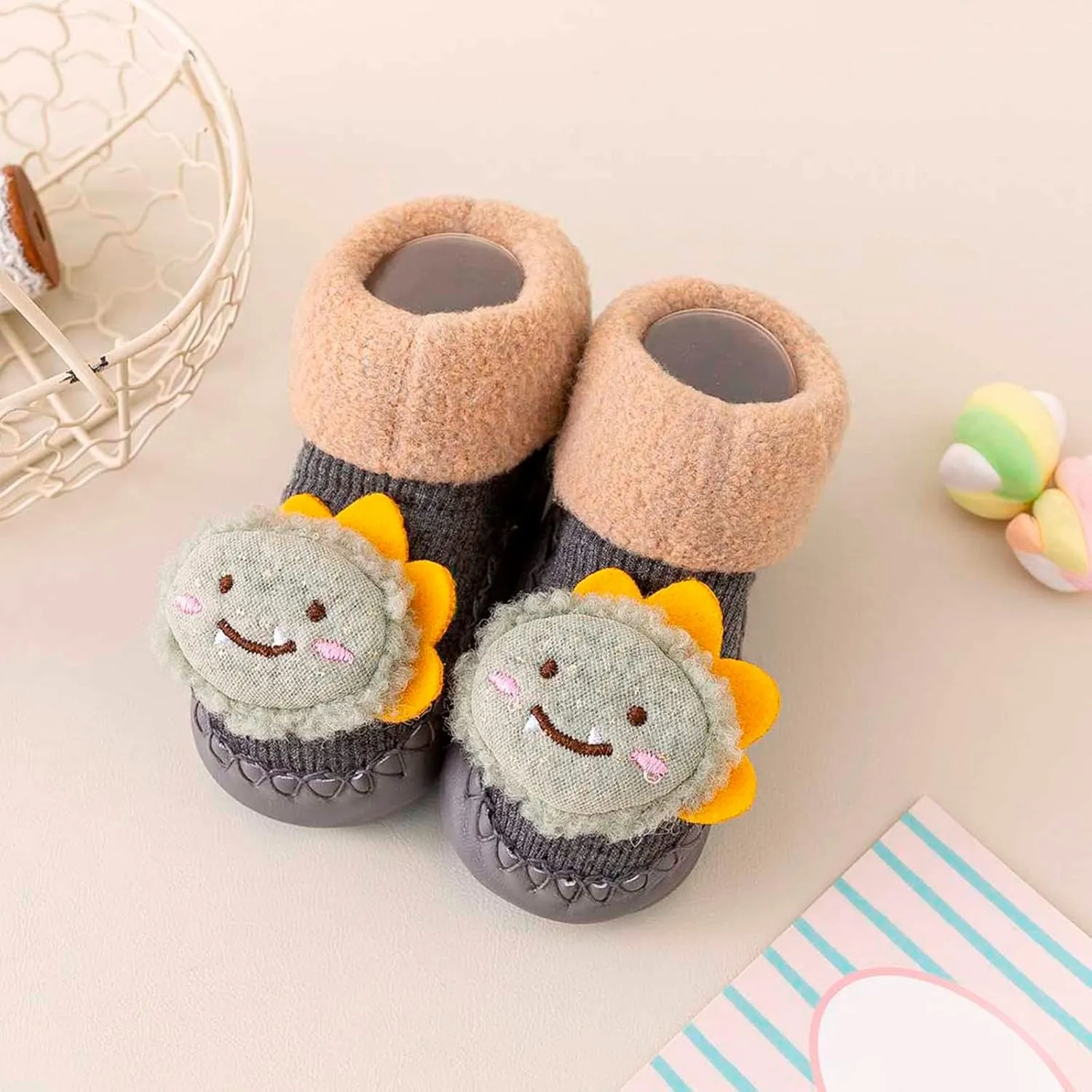 Toddler Shoes Size 3 Girls Autumn and Winter Comfortable Baby Toddler Shoes Cute Cartoon Pattern Rabbit Bear Carrot Children Cotton Warm Breathable Floor Breathable Baby Shoe